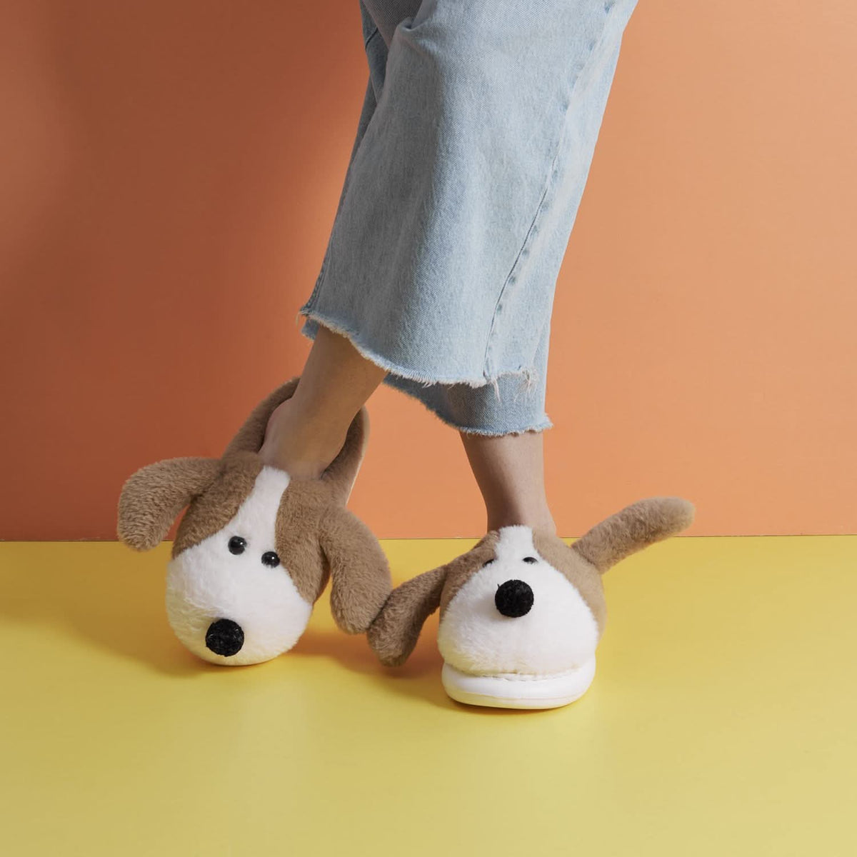 CHAUSSONS CHIEN OREILLES QUI BOUGENT