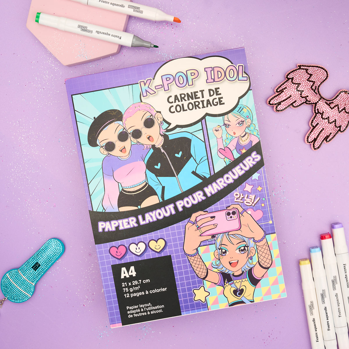 CARNET DE COLORIAGE ET FEUTRES K-POP