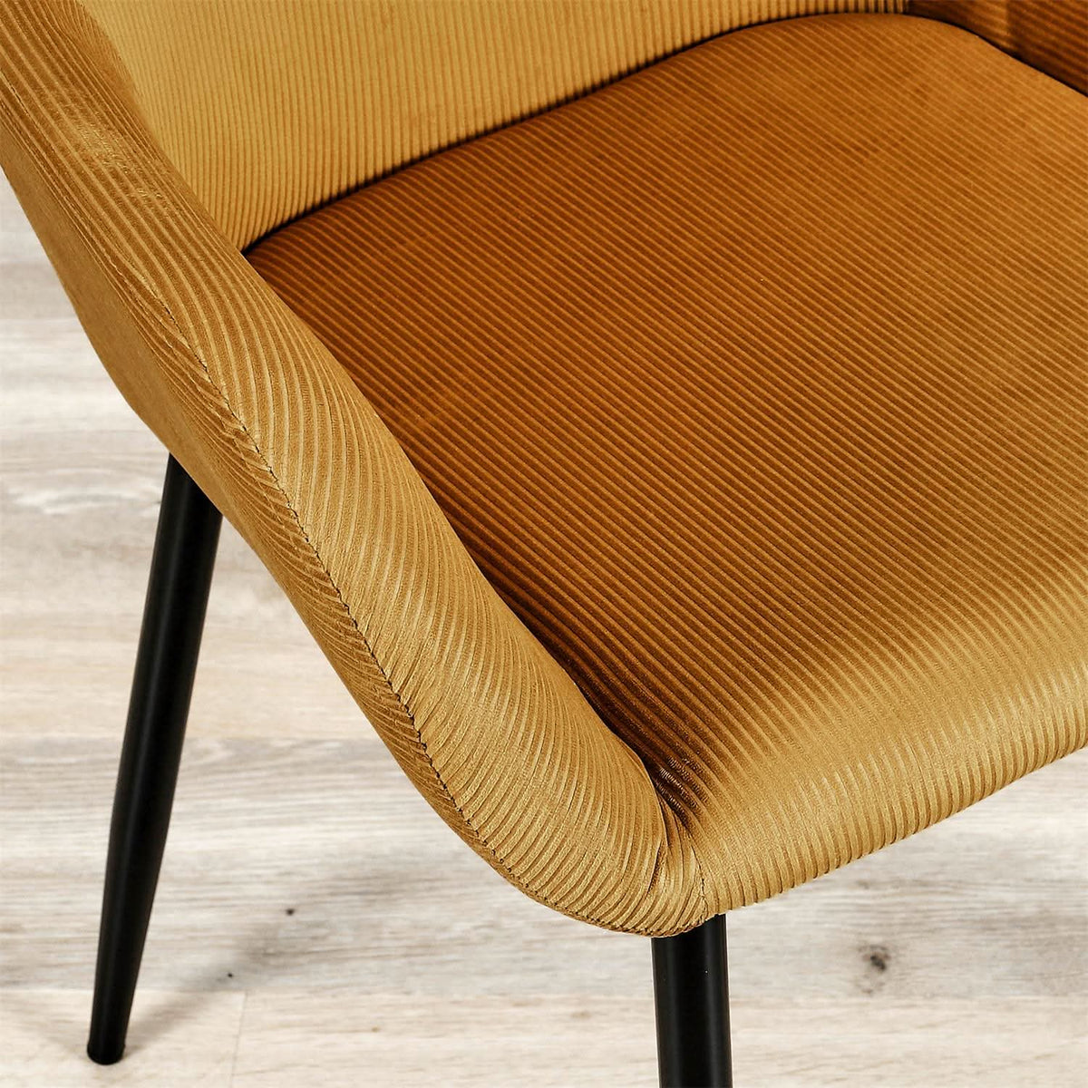FAUTEUIL GIULIA JAUNE MOUTARDE VELOURS COTELE - Lot de 2