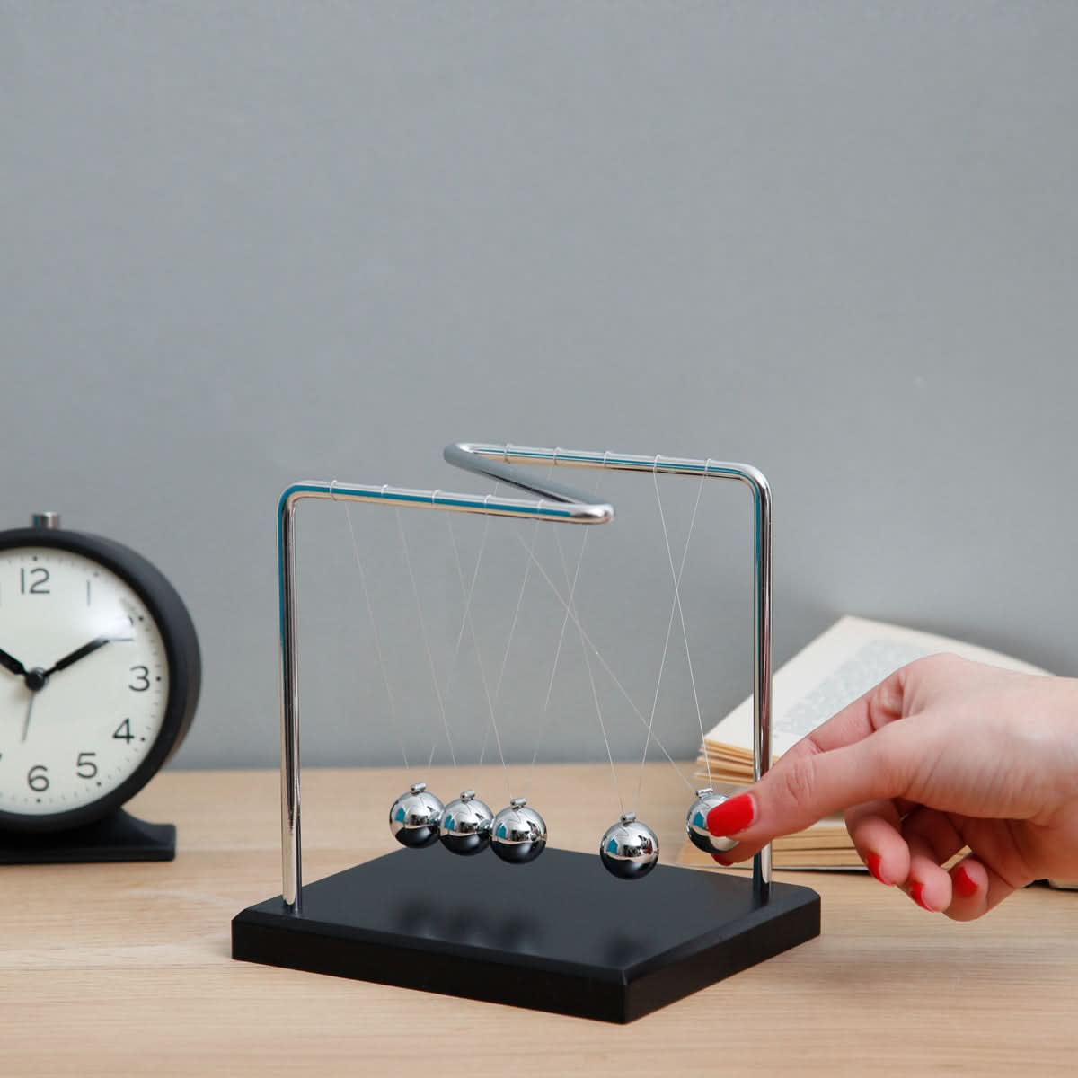 PENDULE DE NEWTON