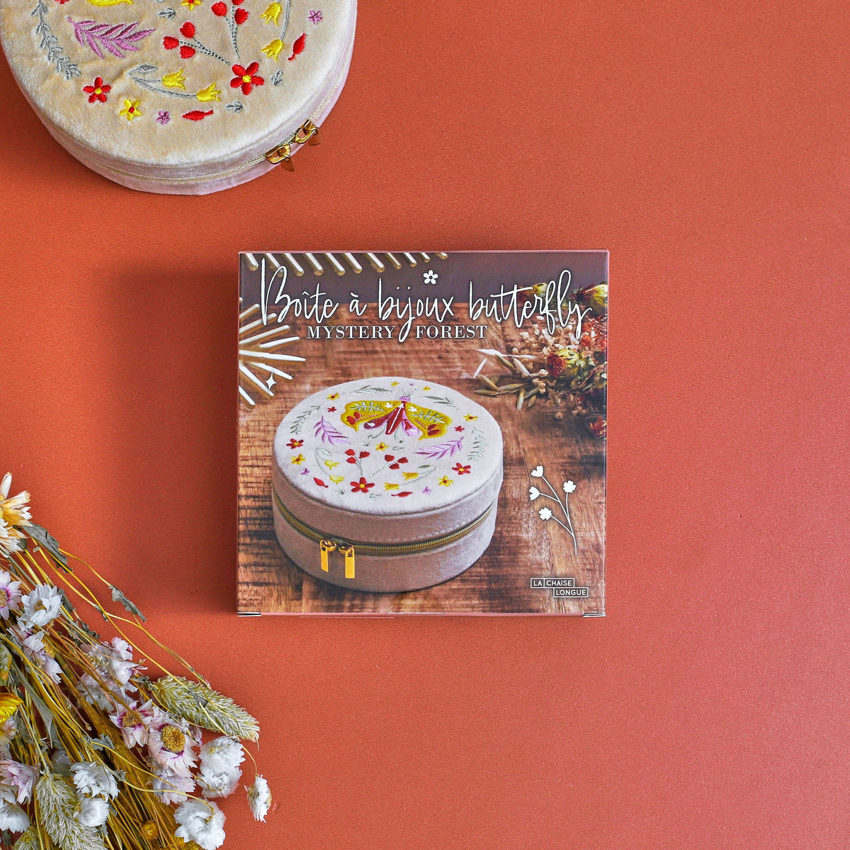 COFFRET A BIJOUX PAPILLON BRODE
