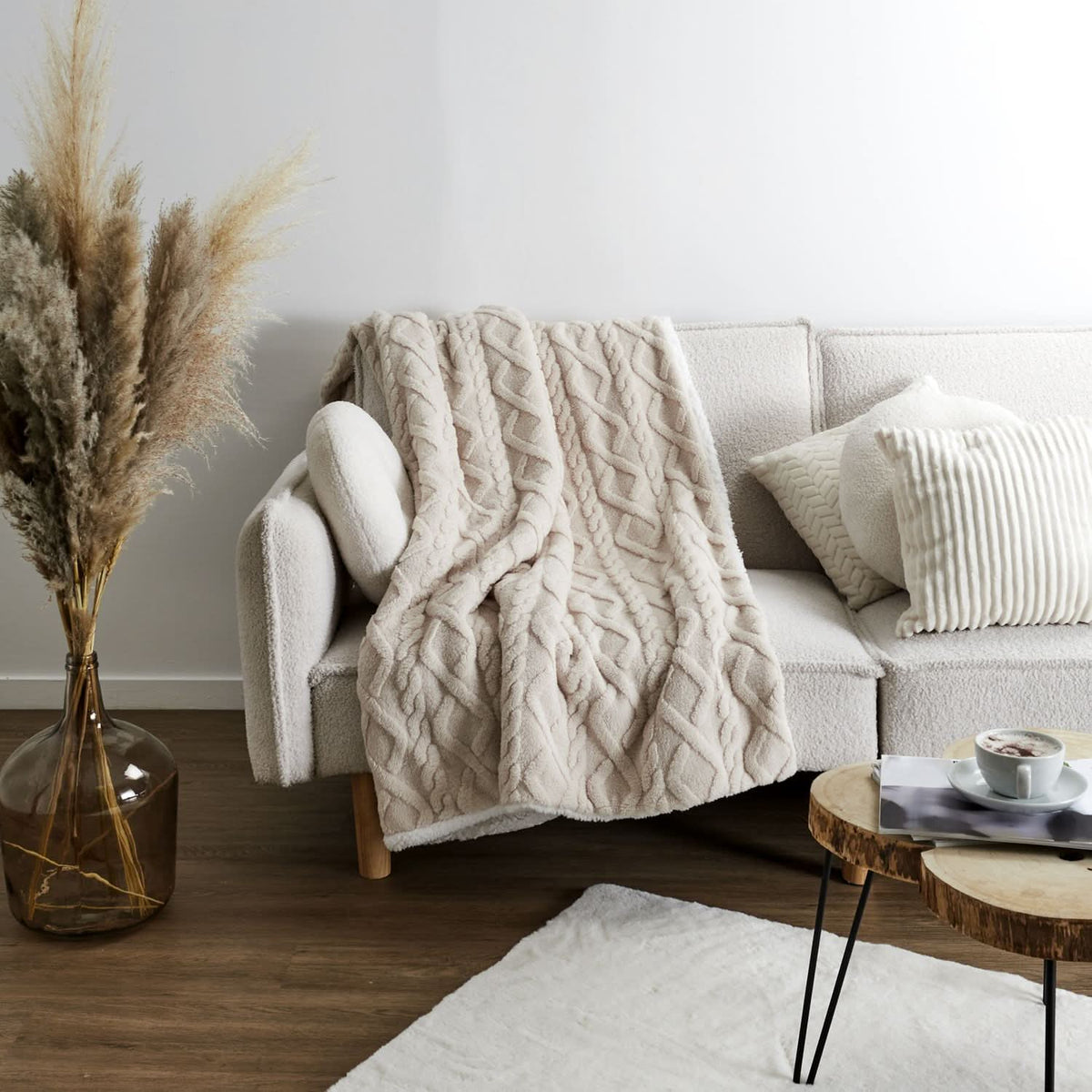 PLAID JACQUARD COSY