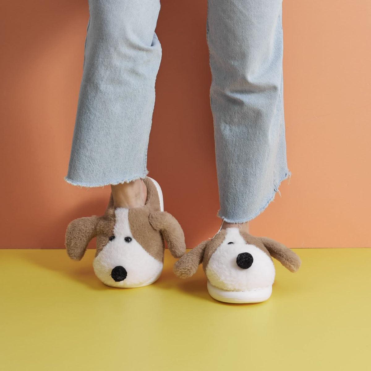 CHAUSSONS CHIEN OREILLES QUI BOUGENT
